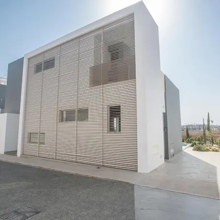 The Ultimate 5 Star Holiday In With Private Pool And Close To The Beach 1694 *